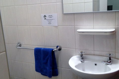 City West Motel - Rent Accommodation 7