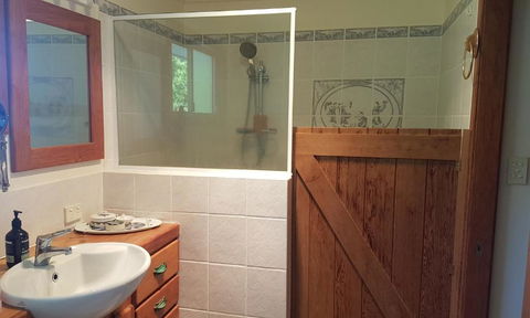Artisan Spa Views - Rent Accommodation 6