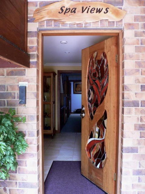 Artisan Spa Views - Rent Accommodation 2