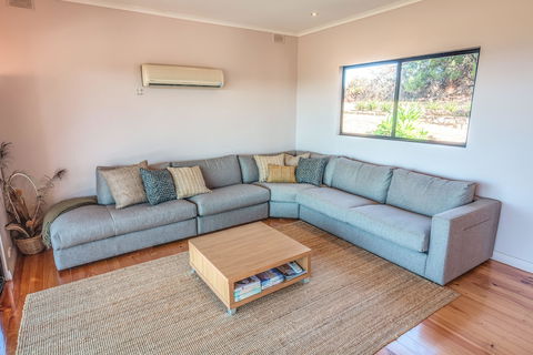 Antechamber Bay Retreats - Rent Accommodation 5