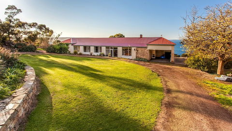 Antechamber Bay Retreats - Rent Accommodation 6