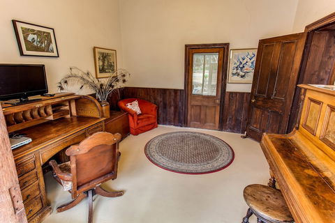 Antechamber Bay Retreats - Rent Accommodation 2