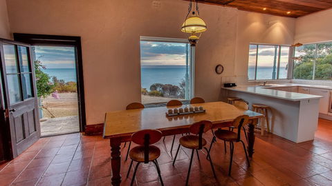 Antechamber Bay Retreats - Rent Accommodation 3