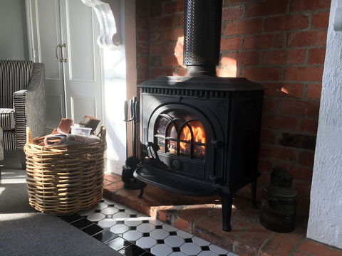 Oak Tree Lodge - Rent Accommodation 2