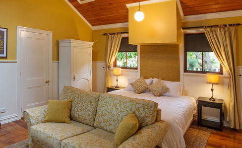 Oak Tree Lodge - Rent Accommodation 4