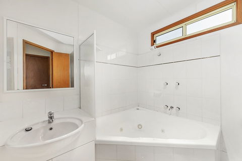 Apollo Bay Holiday Park - Rent Accommodation 4