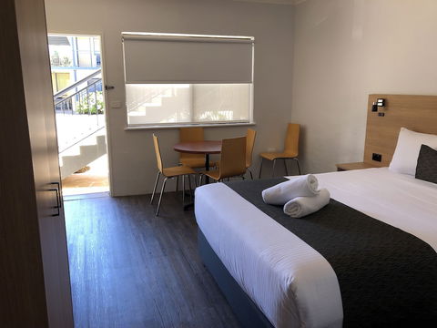Araluen Motor Lodge - Rent Accommodation 5