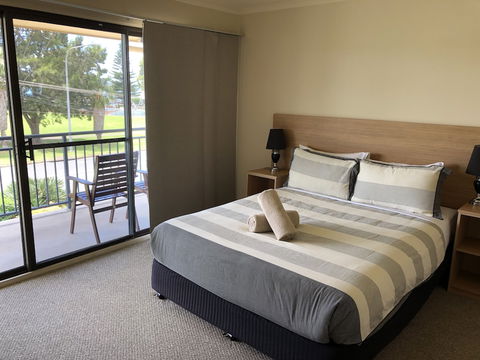 Araluen Motor Lodge - Rent Accommodation 6