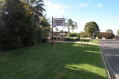 Corowa Motor Inn - Rent Accommodation 1