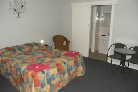 Corowa Motor Inn - Rent Accommodation 0