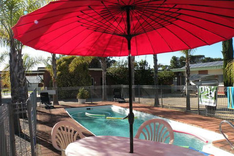 Corowa Motor Inn - Rent Accommodation 5