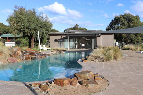 Anglesea Family Caravan Park - Rent Accommodation 3