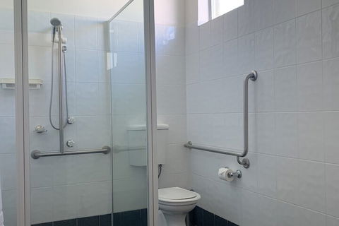 Ashton Motel - Rent Accommodation 4