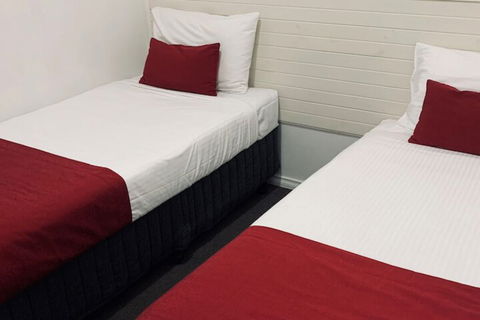 Ashton Motel - Rent Accommodation 6