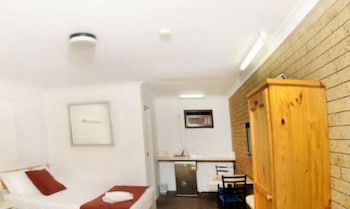 Annalee Motel Beaudesert - Rent Accommodation 6