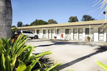 Annalee Motel Beaudesert - Rent Accommodation 2