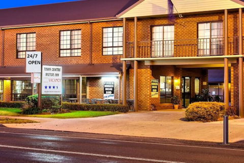 Holbrook Town Centre Motor Inn - Rent Accommodation 2