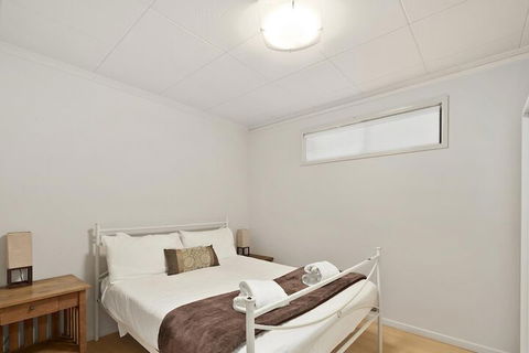 McAuleys Beach House - Rent Accommodation 3