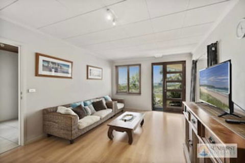 McAuleys Beach House - Rent Accommodation 0