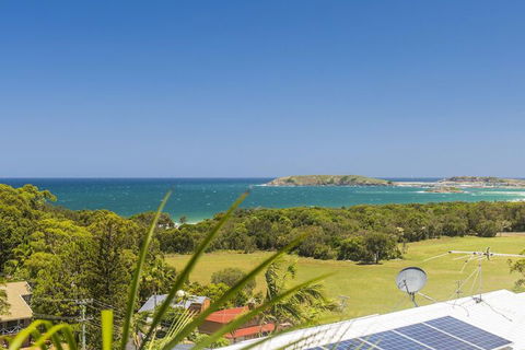 McAuleys Beach House - Rent Accommodation 7