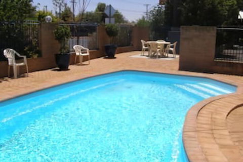 All Seasons Motor Lodge - Rent Accommodation 0