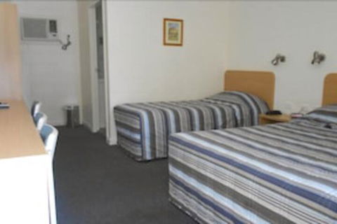 All Seasons Motor Lodge - Rent Accommodation 4