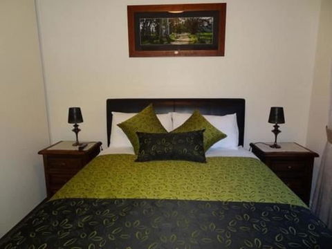 Hahndorf Oak Tree Cottages - Rent Accommodation 1