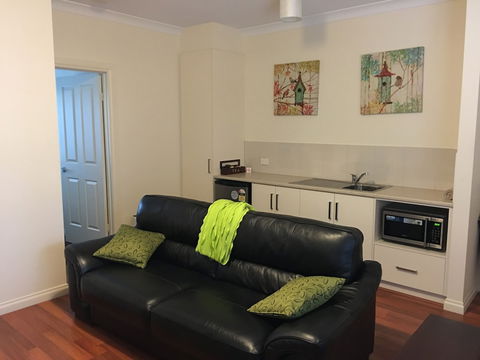 Hahndorf Oak Tree Cottages - Rent Accommodation 4