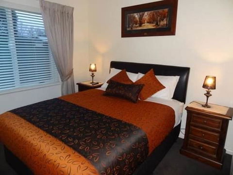 Hahndorf Oak Tree Cottages - Rent Accommodation 2