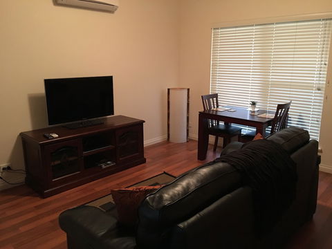 Hahndorf Oak Tree Cottages - Rent Accommodation 5