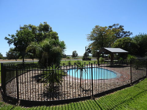 Australian Homestead - Rent Accommodation 1