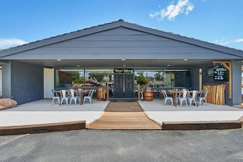 Australian Homestead - Rent Accommodation 0