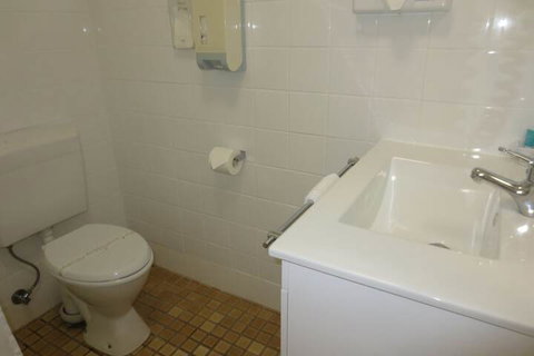 Aspley Pioneer Motel - Rent Accommodation 2