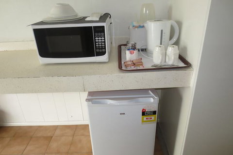 Aspley Pioneer Motel - Rent Accommodation 4