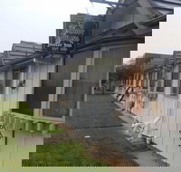 Tudor House Motel - Rent Accommodation