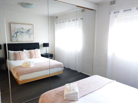 North Melbourne Retreat - Rent Accommodation 3