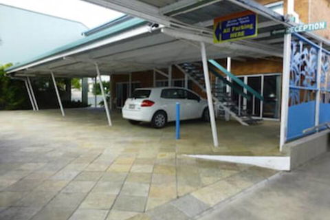 Airlie Court Units - Rent Accommodation 7