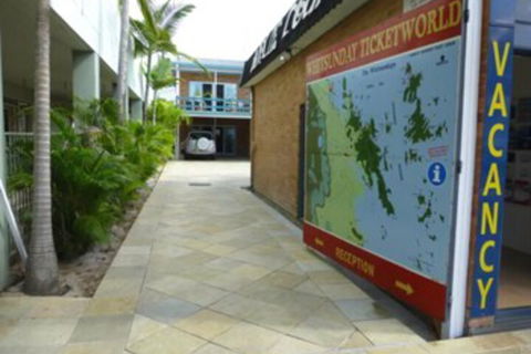 Airlie Court Units - Rent Accommodation 2