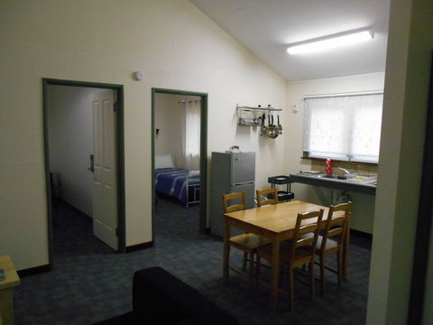 Chalets On Stoneville - Rent Accommodation 4