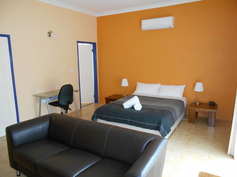 Chalets On Stoneville - Rent Accommodation 6