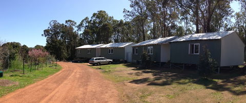 Chalets On Stoneville - Rent Accommodation 1