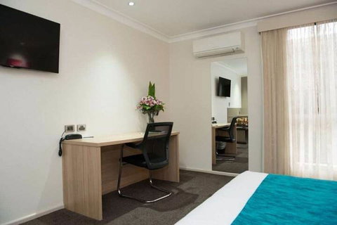 Central Caleula Motor Lodge - Rent Accommodation 3