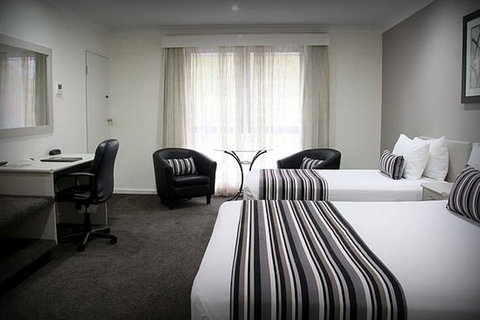 Central Caleula Motor Lodge - Rent Accommodation 2