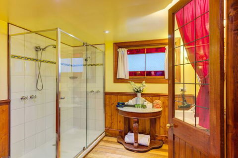 Arcadia Cottages - Rent Accommodation 6