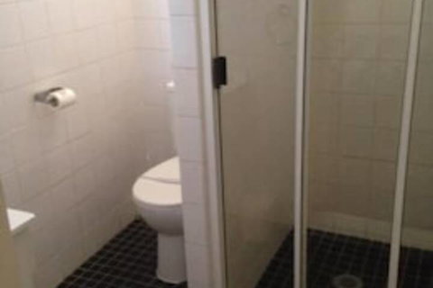 Copper Gate Motel - Rent Accommodation 4