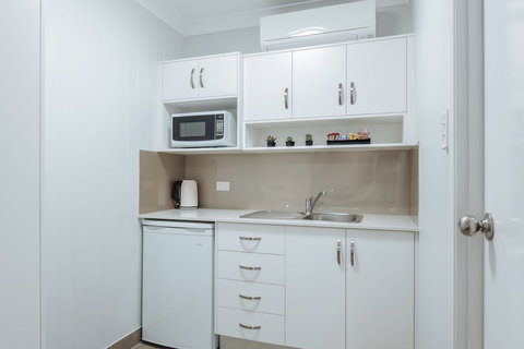 Raintree Motel Biloela - Rent Accommodation 1