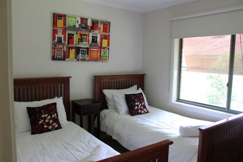 Australian Home Away Ringwood At Bardia - Rent Accommodation 1