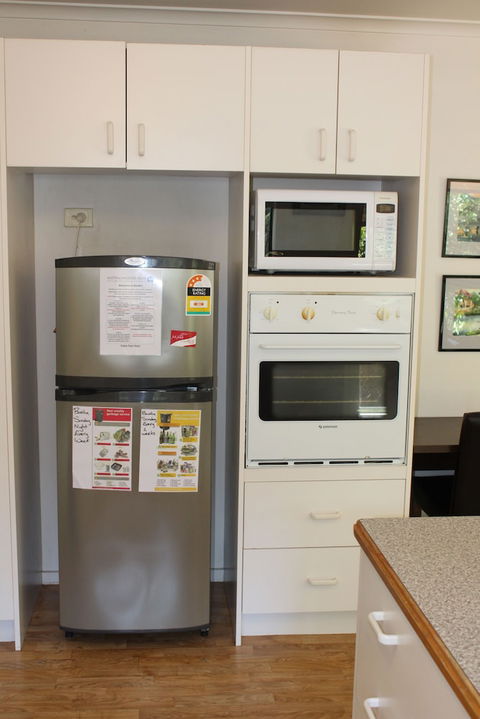 Australian Home Away Ringwood At Bardia - Rent Accommodation 3