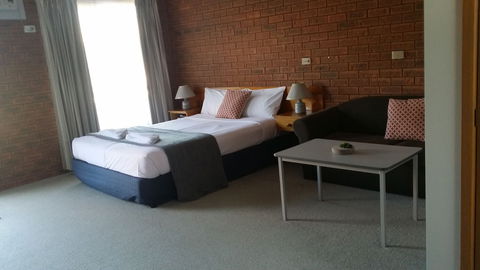 Bridge Motor Inn - Rent Accommodation 6