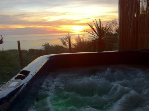Award Winning Beach Front Retreat - Rent Accommodation 1